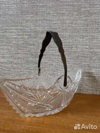 Хрустальная конфетница с мельхиоровой ручкой