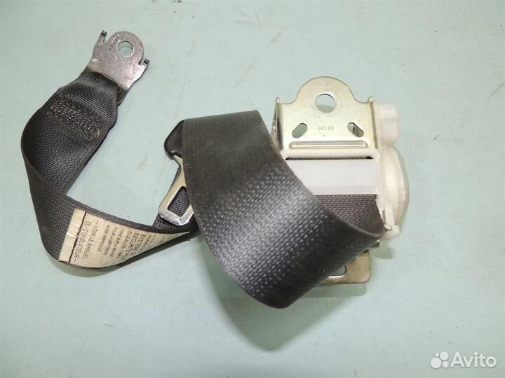 Ремень безопасности задний центральный Mitsubish