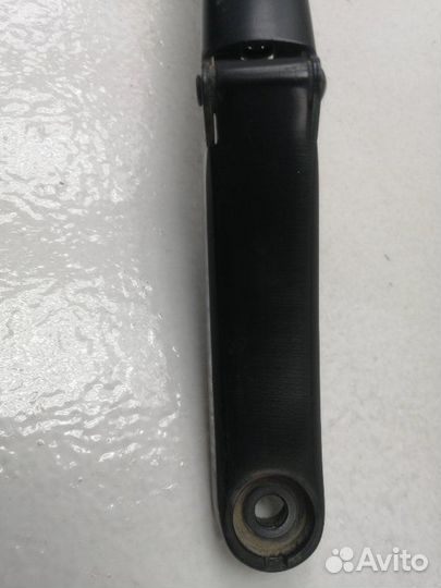 Поводок стеклоочистителя передний левый Volkswagen