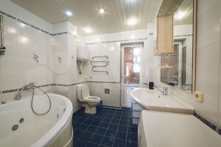 2-к. квартира, 68 м², 4/9 эт.