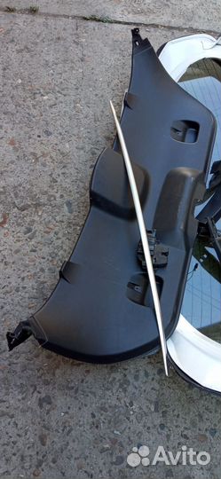 Заднее стекло с дверью Peugeot 308