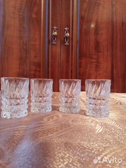 Хрустальные стаканы,фужеры и стопки