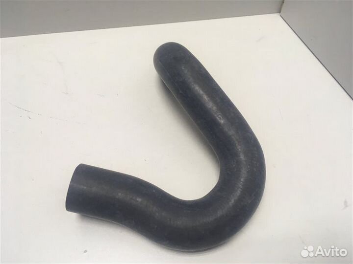 Патрубок охлаждения радиатора Audi 100 C3 1982-199