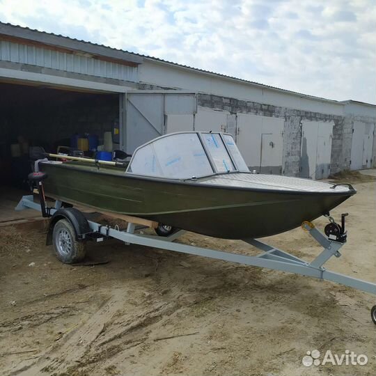 Моторная лодка Днепр