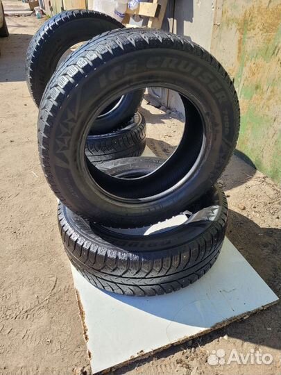 Bridgestone Ice Cruiser 7000 195/65 R15 92T