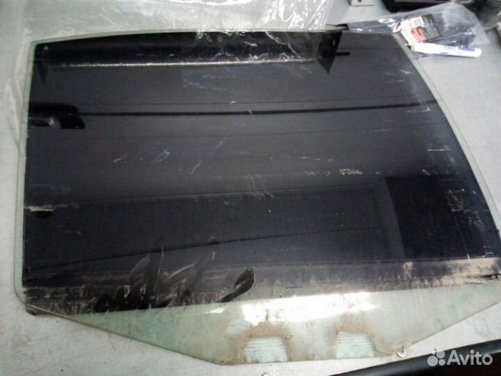 Стекло двери заднее правое Skoda Octavia А4 1