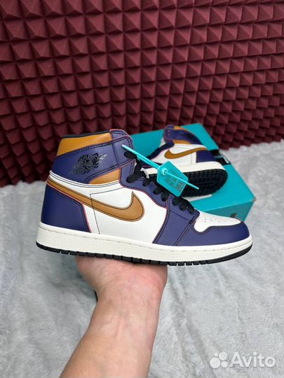 Nike Air Jordan 1 Retro High OG Court Purple