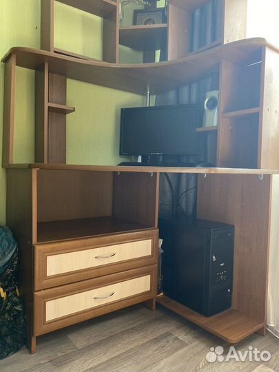 Компьютерный стол бу с полкой