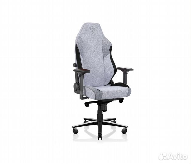 Игровое компьютерное кресло