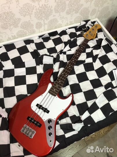 Бас гитара Coolz