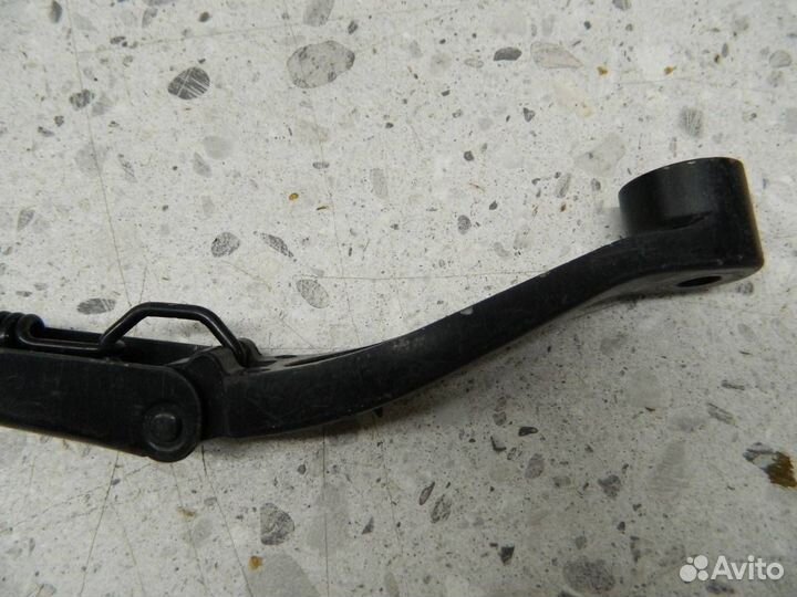 Поводок стеклоочистителя передний левый Mazda Mazd