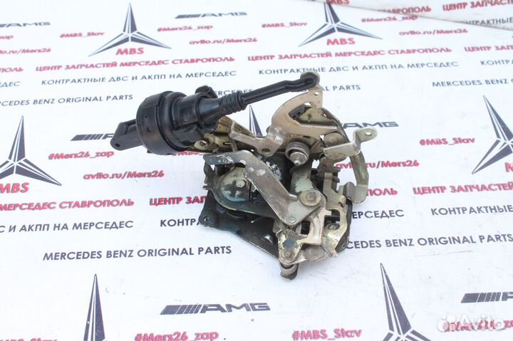 Замок двери перед левой w202 мерседес