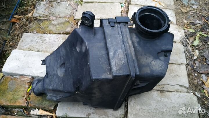 Корпус воздушного фильтра на бмв е39