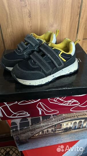 Кроссовки, ботиночки и сандали