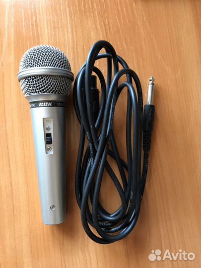 Универсальный динамический микрофон bbk