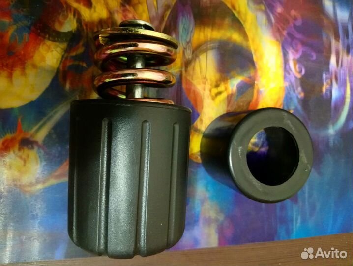 Запчасть от компьютерного стула с пружиной