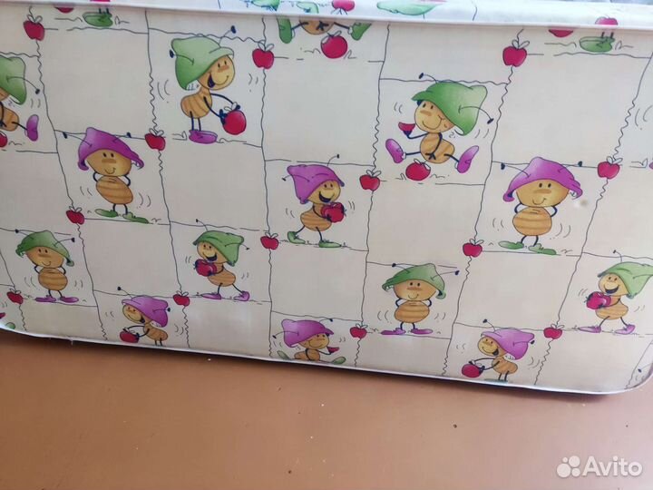 Кровать для младенцев