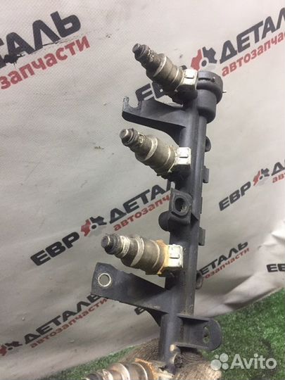 Топливная рейка с форсунками Peugeot 306 универсал