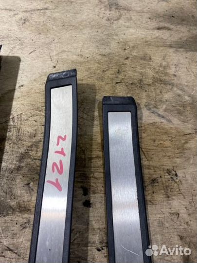 Накладка на порог салона Mercedes-Benz E-Class