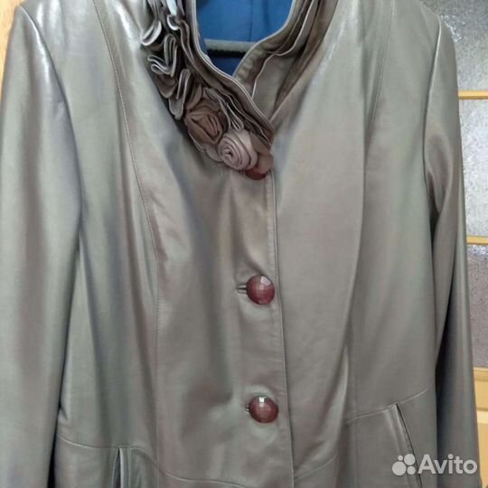 Кожаный плащ женский длинный