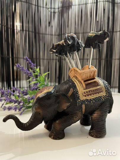 7 Слонов, подставка для фруктовых вилок. о. Бали