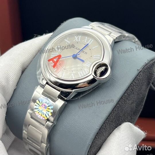 Женские часы Cartier Ballon Blue de Cartier