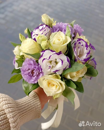 Лиловый букет невесты