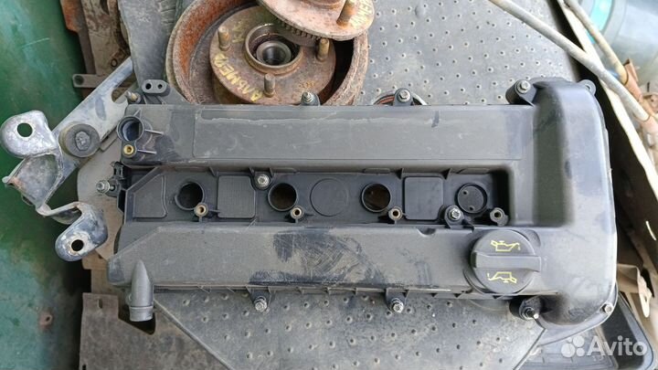 Клапанная крышка Ford Focus 2 1.6