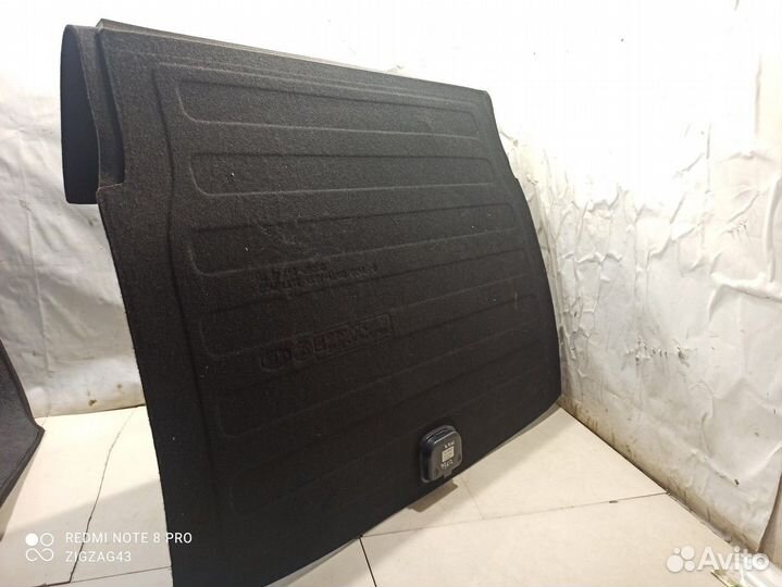 Плока багажника (Kia K900 II)