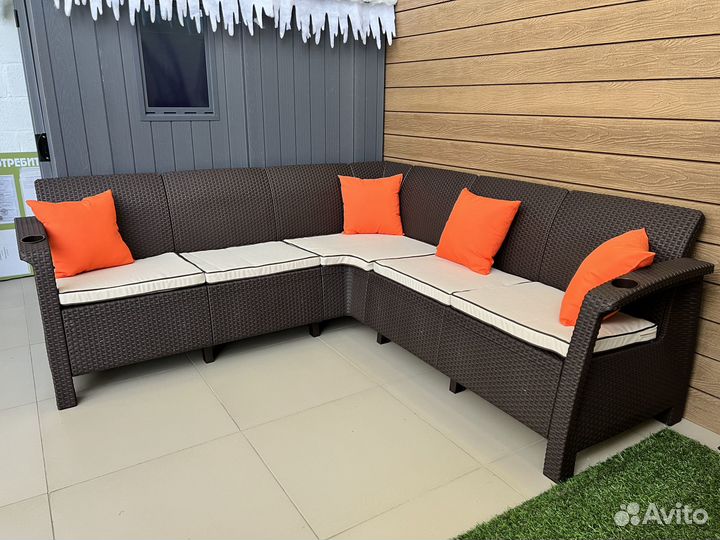 Большой угловой диван уличный под ротанг