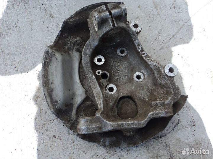 Кулак поворотный передний правый BMW E63 E 63