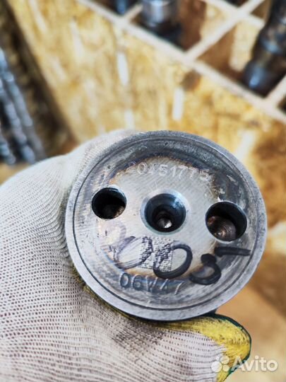 Распредвал Вольво 20451775