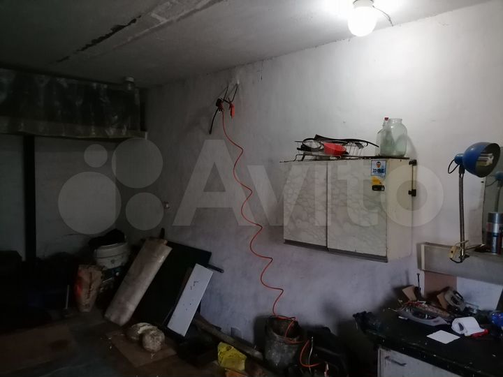 Гараж, > 30 м²