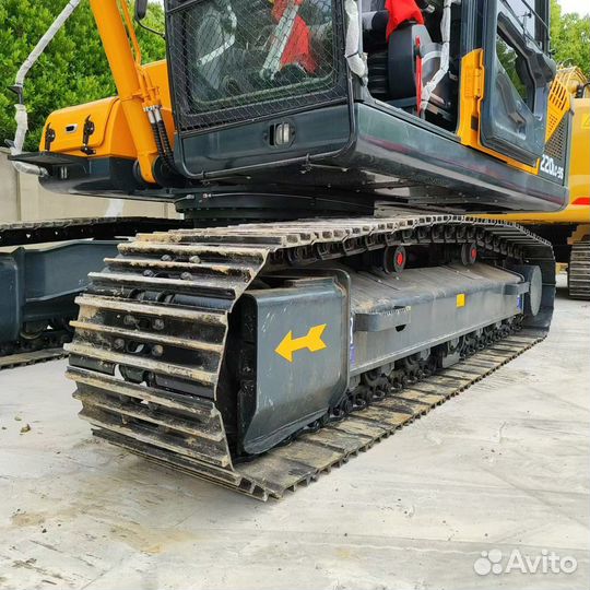 Гусеничный экскаватор Hyundai R 220LC-9S, 2023