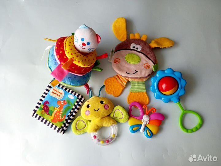 Развивающие игрушки для малышей пакетом