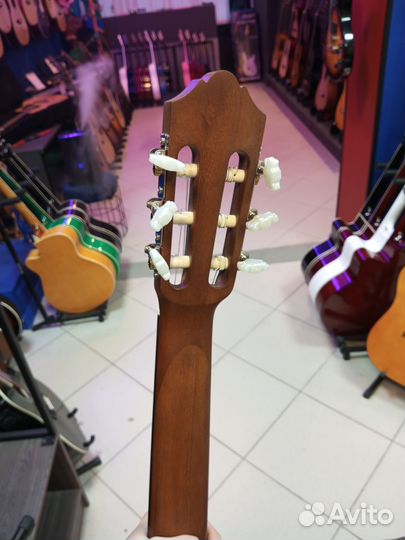 Новая гитара размера 3/4 Yamaha CS40 без дефектов