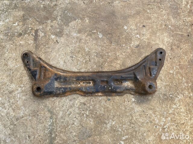 Распорка переднего подрамника mazda 323