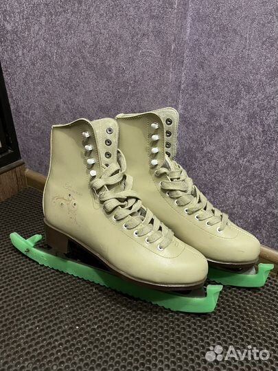 Коньки фигурные женские 39 размер