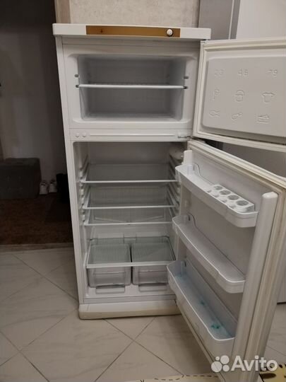 Холодильник Indesit