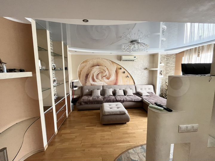 4-к. квартира, 120 м², 3/6 эт.