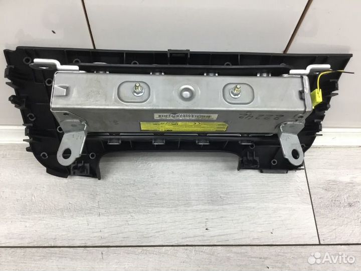 Подушка безопасности в колени Toyota Auris хэтчбек