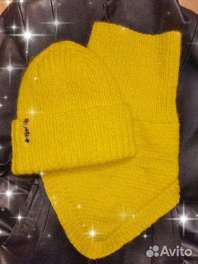 Комплект ручной работы. Свяжу на заказ любое издел