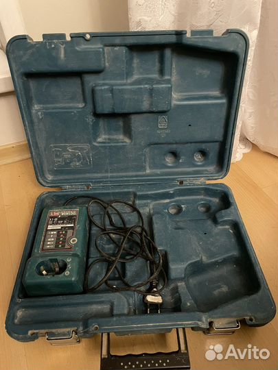 Шуруповерт макита