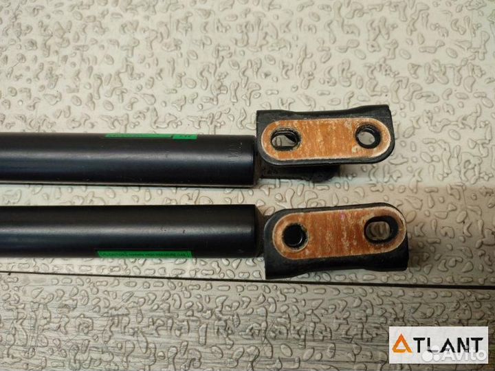 Амортизатор задней двери toyota corolla rumion