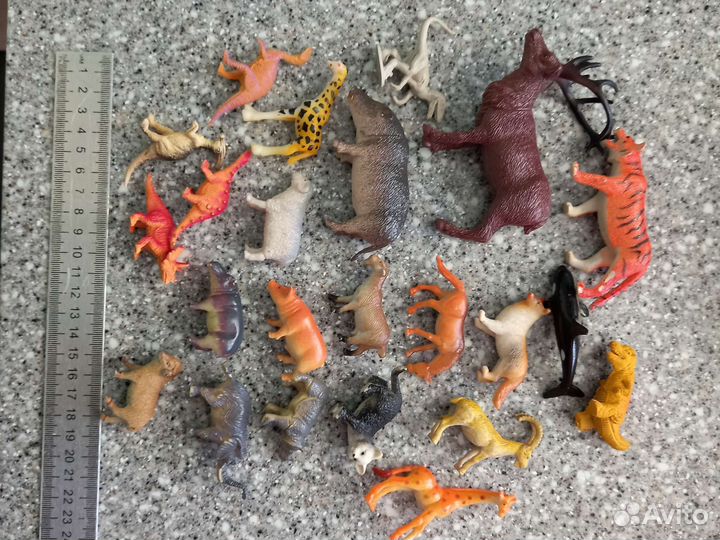 Фигурки животных, динозавров
