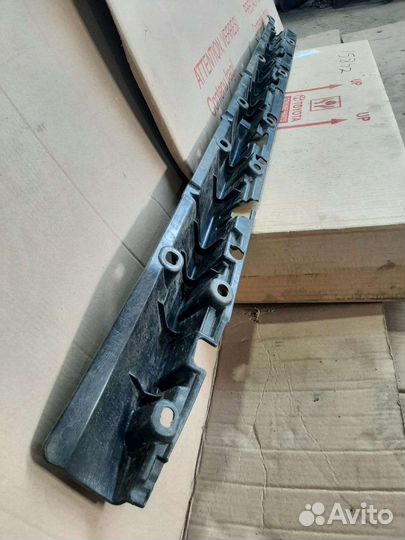 Кронштейн накладки порога левый BMW X6 e71