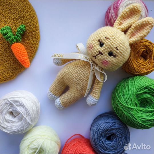 Вязаные игрушки зайчики