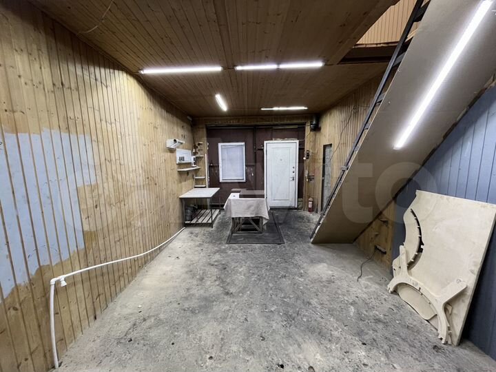 Гараж, > 30 м²