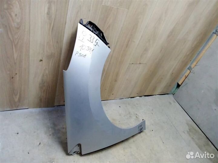 Крыло переднее правое от Peugeot 308 2007