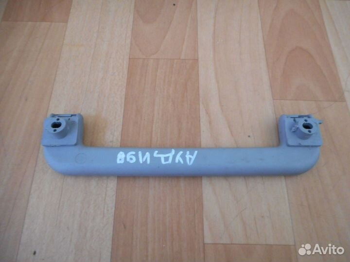 Ручка внутренняя потолочная Audi A8 (D2) I (1994–1